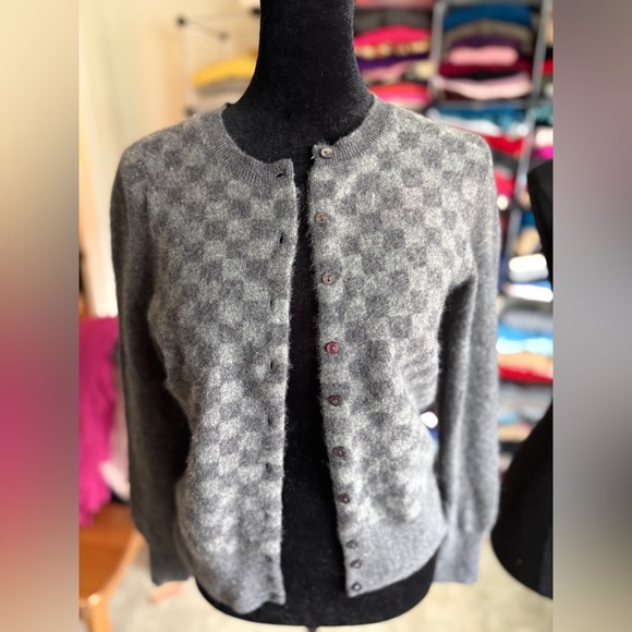 CUTE Halogen Gray Checkered Cashmere Cardigan, S (Tag Reads M) - Picture 4 of 10